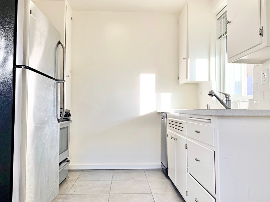 Foto principal - 1851 Winona Blvd