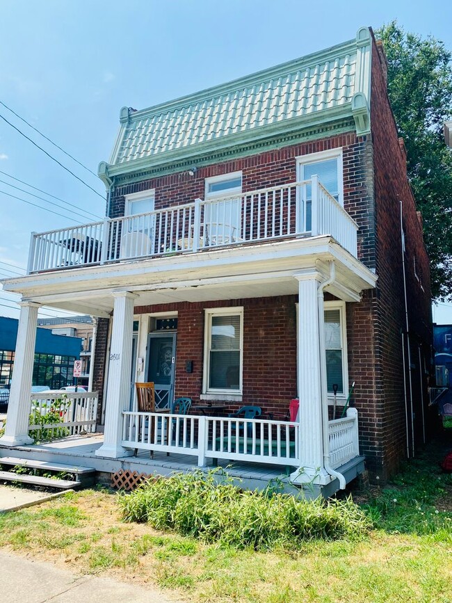 Building Photo - 2601 Parkwood Ave