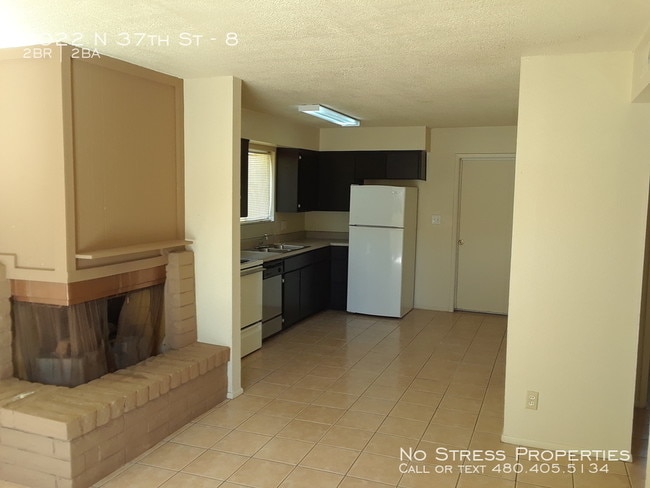 Building Photo - 2 Bed Condo Off 40th St and Thomas!