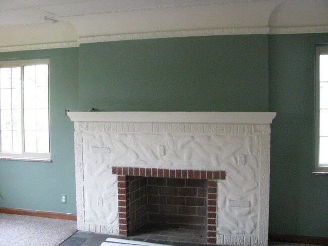 Building Photo - 5 br, 2 bath Apartment - 841 Oakland Ave #1