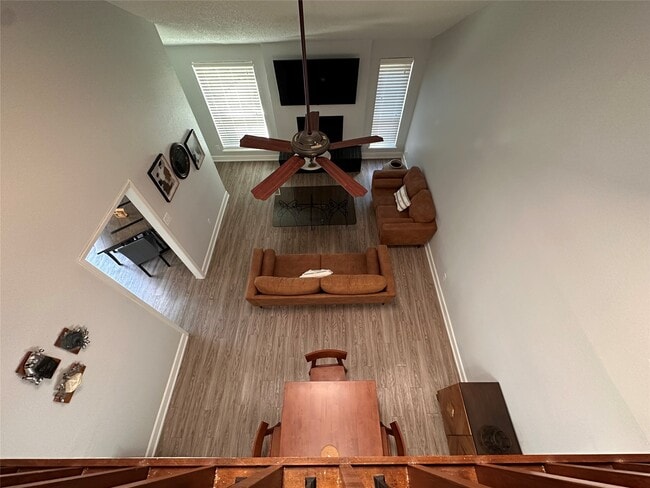 Foto del edificio - 13821 Hollowgreen Dr