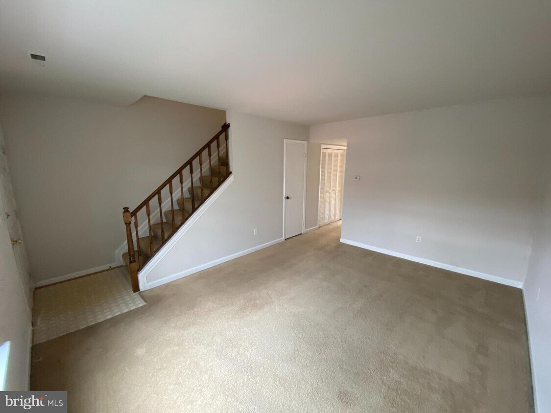 Foto principal - 5230 King's Wood Ln