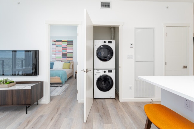 Unit 2203 1 Bed - Hat at 14th