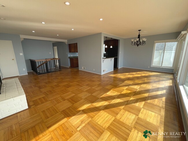 Foto del edificio - Large Five Bedroom, Three Bathroom with In...