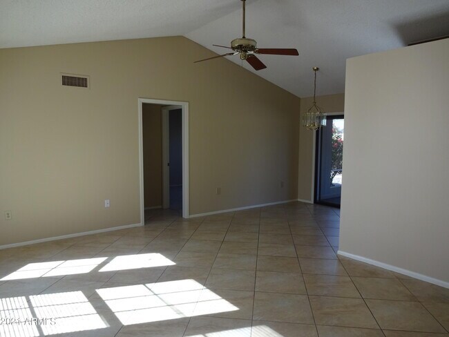 Foto del edificio - 13722 W Gable Hill Dr