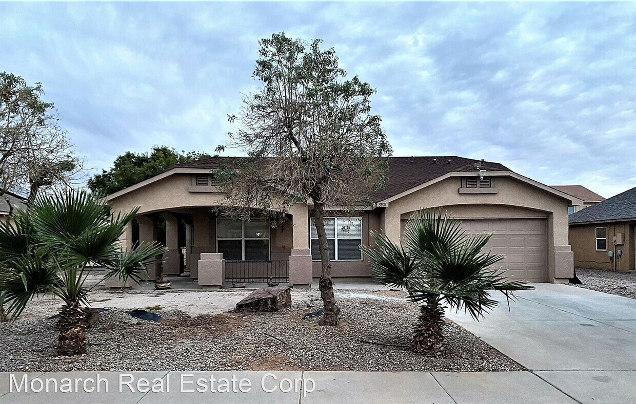 4 Br 2 Bath House 5902 Moon View Dr House For Rent In Las Cruces Nm Apartments Com