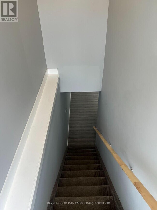 Photo du bâtiment - 335 John St S