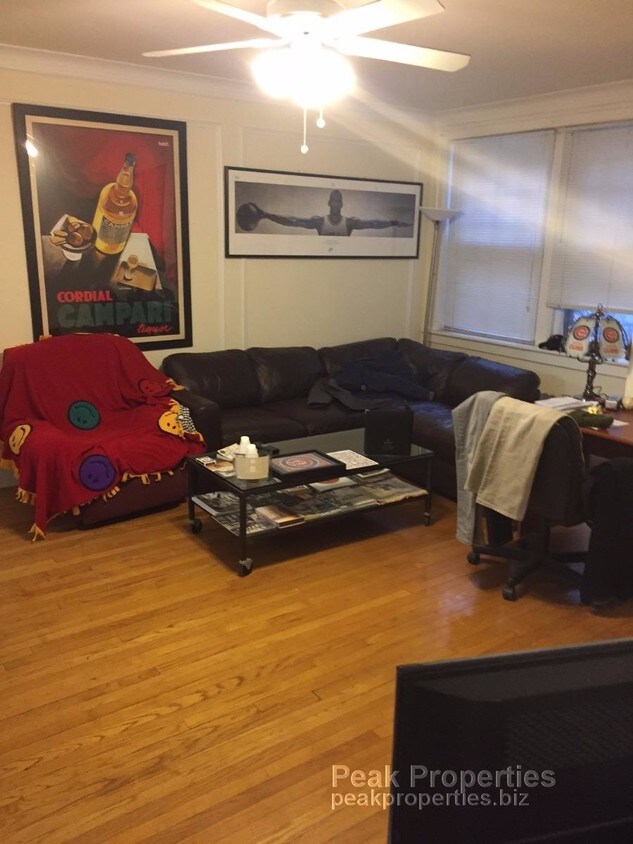 Foto principal - 1400 Central St