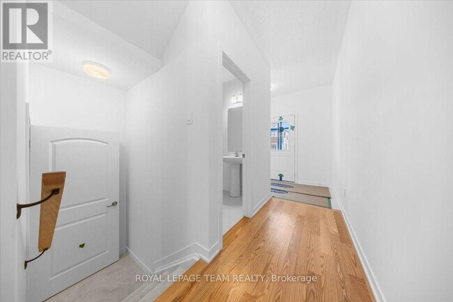 Building Photo - 737 Tincture Pl