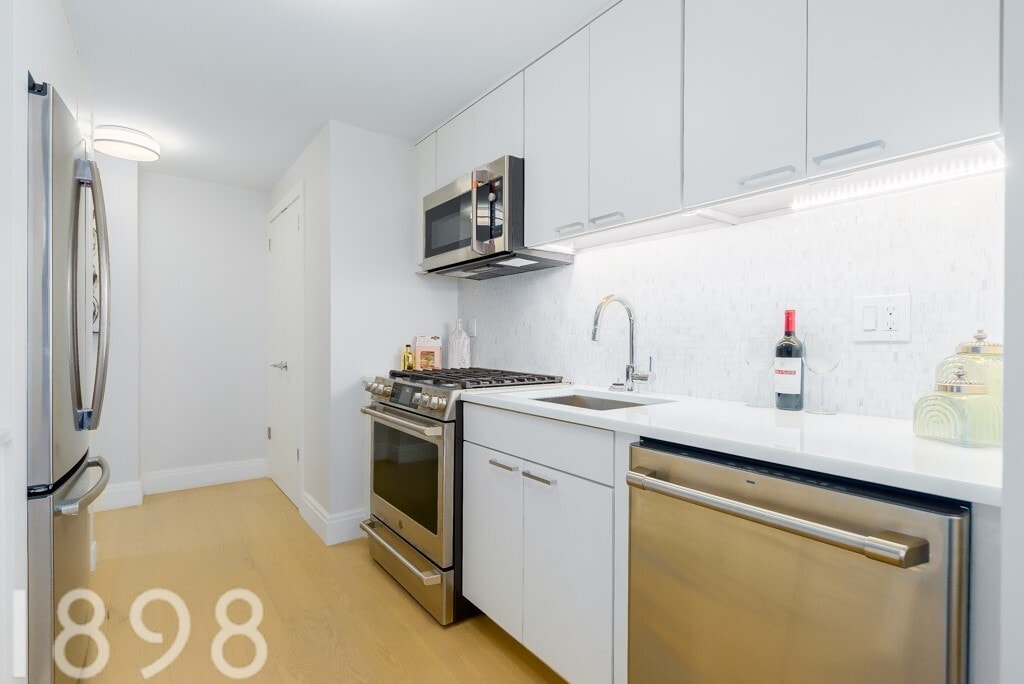 Primary Photo - 135 W 96th St