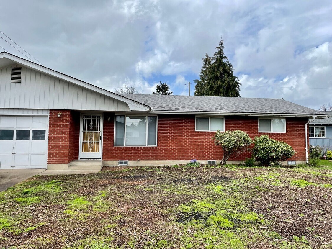 Foto principal - We have the wonderful 3 bed/2 bath you’ve ...