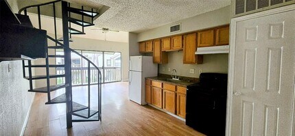 Building Photo - 12900 Walden Rd