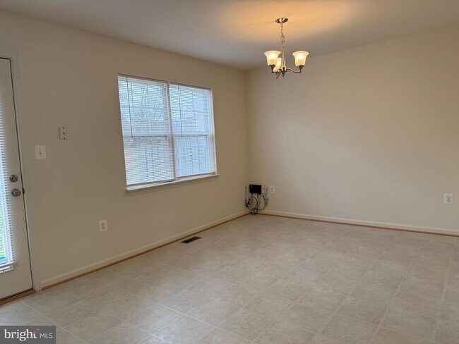 Foto del edificio - 109 Merrill Ct