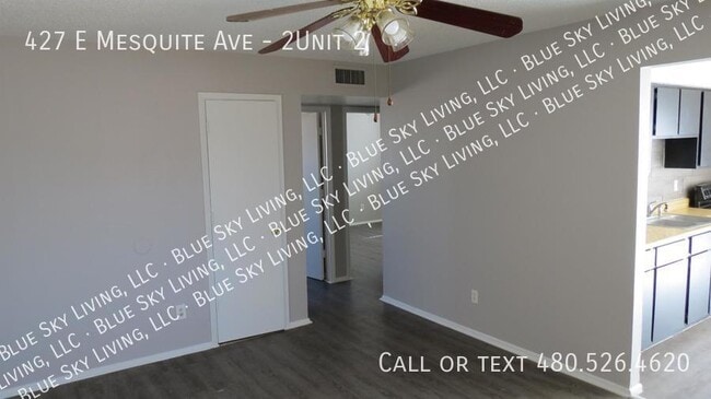 Building Photo - 427 E Mesquite Ave