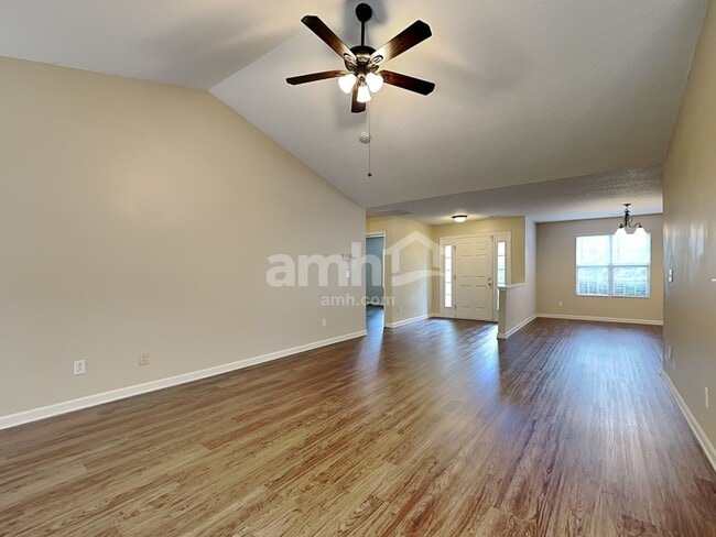 Building Photo - 3087 Canterbury Park Dr