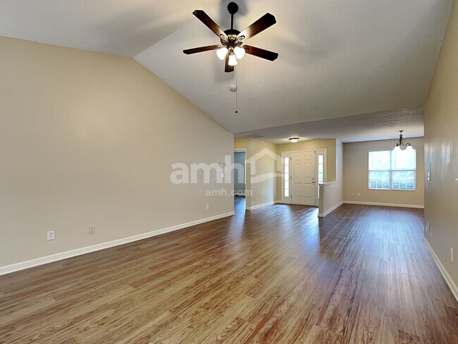 Foto del edificio - 3087 Canterbury Park Dr