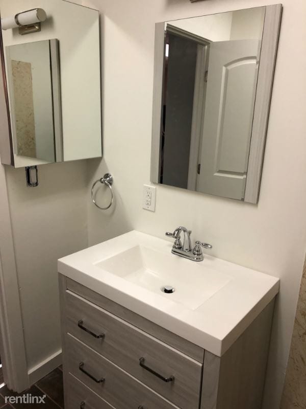 Building Photo - 1750 Mission St