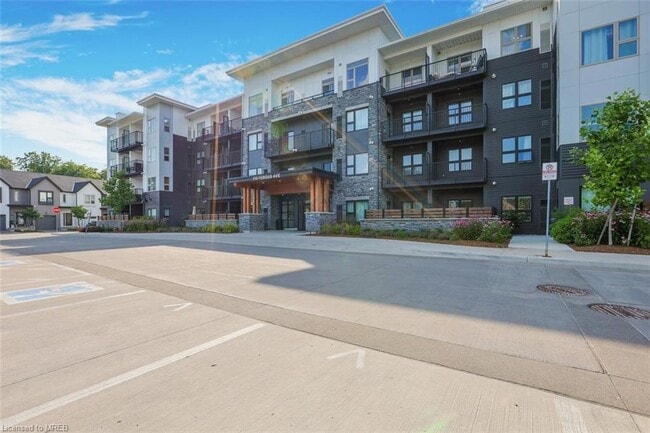 Building Photo - 110 Fergus Ave