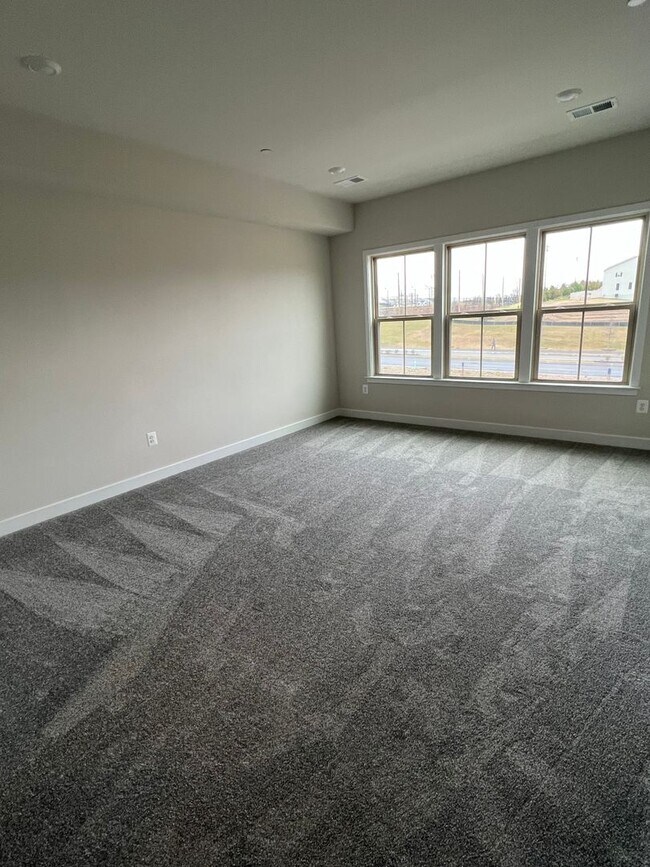 Building Photo - Gorgeous  Townhome in New Market