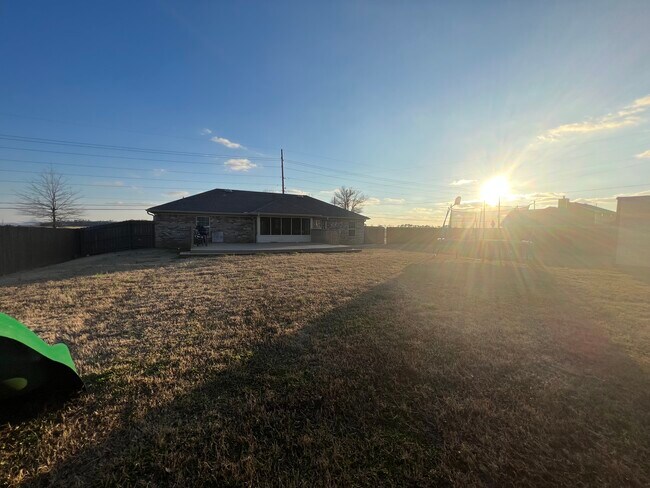 Building Photo - 379 Walker Ln