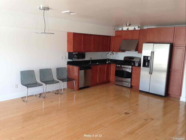 Foto del edificio - 3-06-6 Soundview Ln