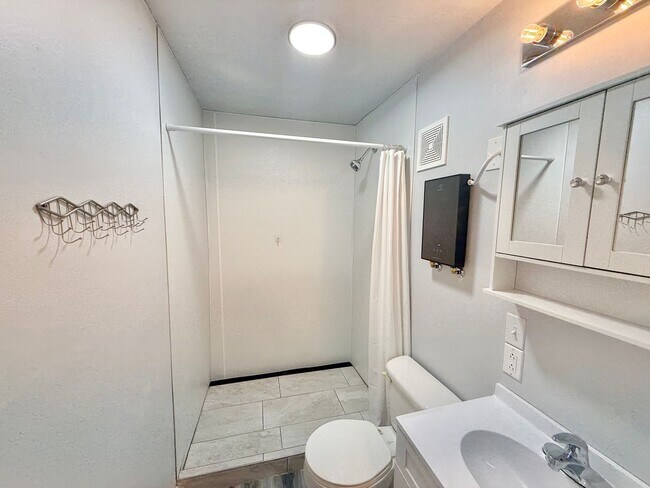 Foto del edificio - 3838 Dewey Rd