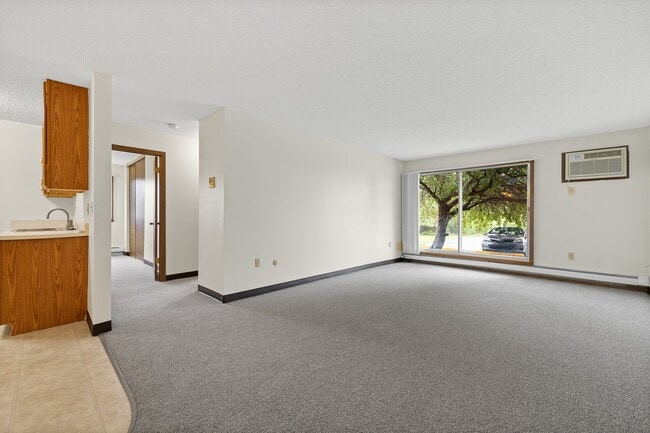 Building Photo - Country Bluff Apartments