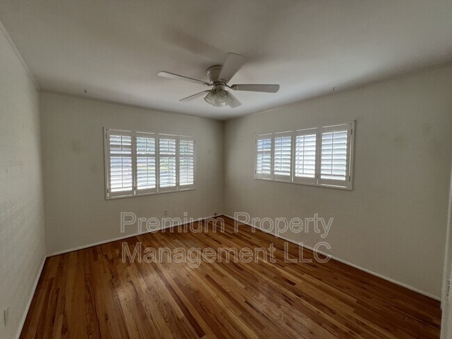 Foto del edificio - 2539 Drake St