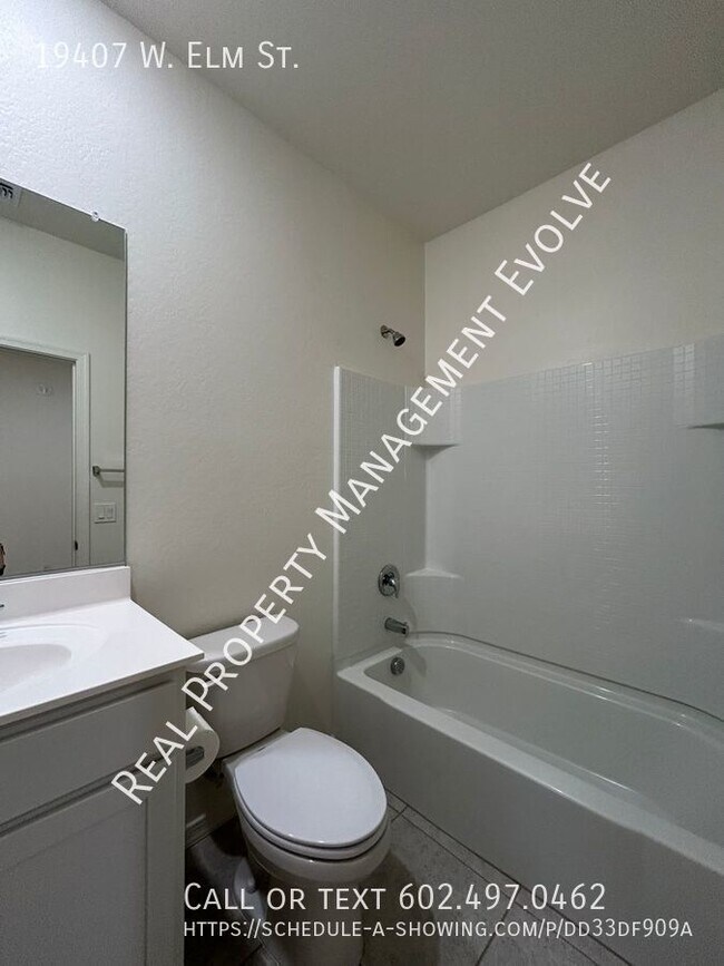 Building Photo - MOVE-IN SPECIAL!! 2 WEEKS FREE RENT IN APRIL!