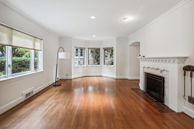 Foto del edificio - Awesome 4BR, 3.5BA Close in Chevy Chase Ho...