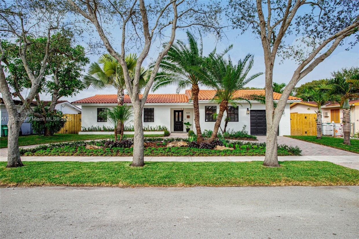 Primary Photo - 9371 SW 62nd St