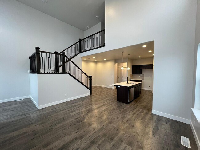 Building Photo - 4467 W Monument Peak Dr