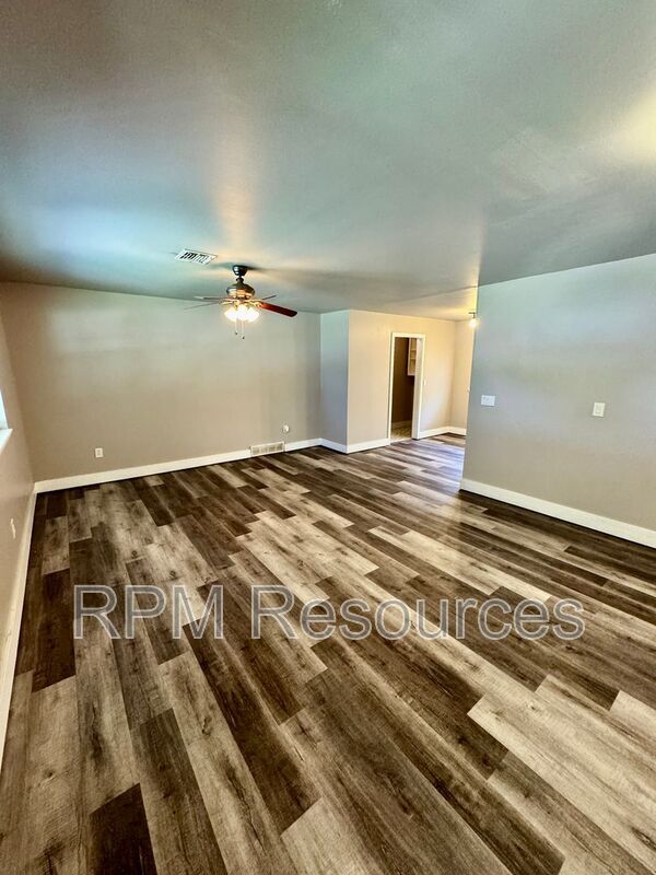 Photo - 2308 Elwood Dr House