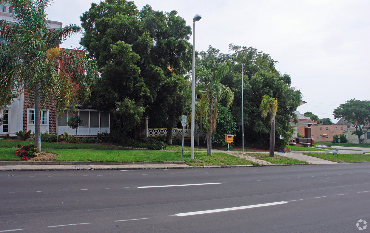 Foto del edificio - 211 4th Ave N