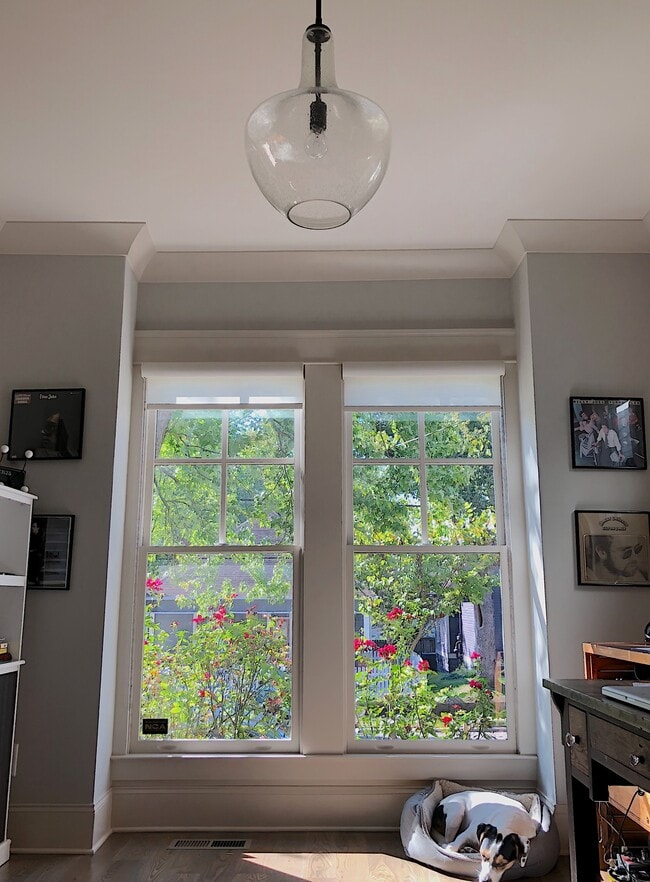 Building Photo - 313 S 17th St