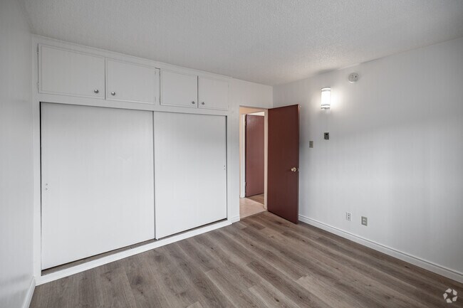 2 habitaciones, 2 baños - 950 pies cuadrados - Segundo dormitorio - Dale Terrace