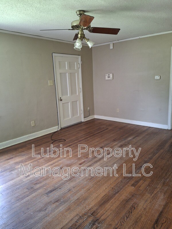 Foto del edificio - 3687 Bowen Ave