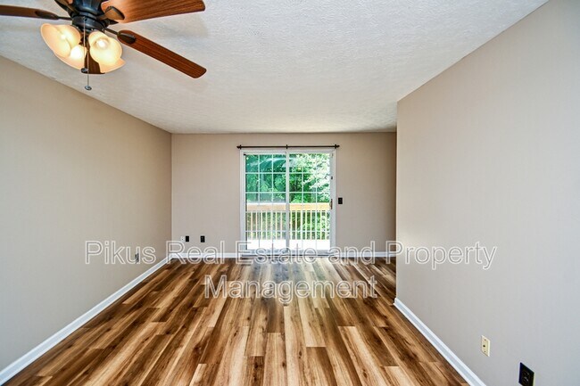 Foto del edificio - 7819 Hills and Dales Rd NW
