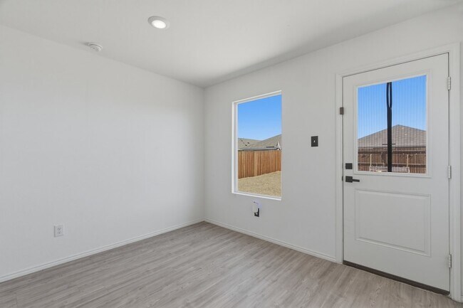 Foto del edificio - 5909 Cherry Holw Wy