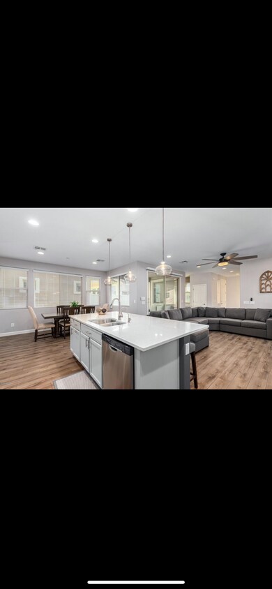 Foto principal - 2264 S Henry Ln