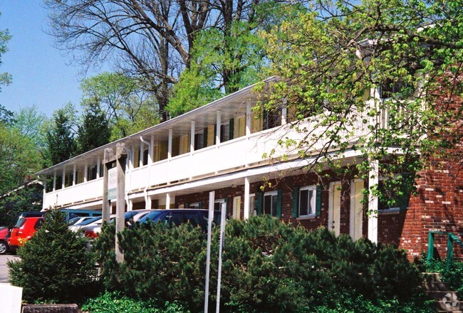 Building Front - Sunflower Place
