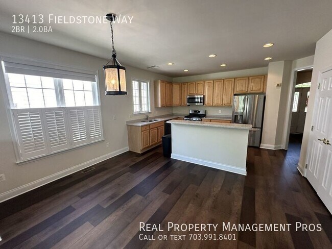 Building Photo - Qualify for a zero deposit?/Gated active a...