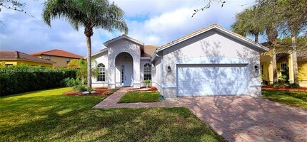 Building Photo - 4451 Laurel Pl