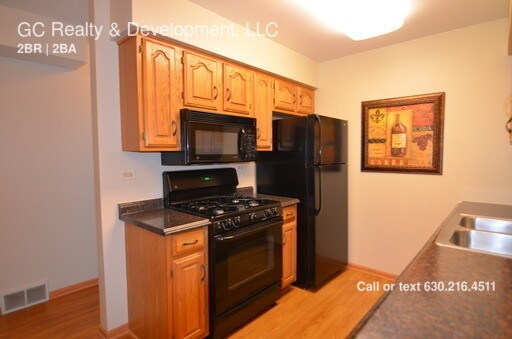 Building Photo - 352 N Airlite St
