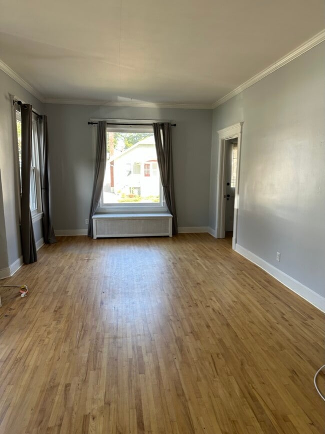 Building Photo - 416 La Salle Ave
