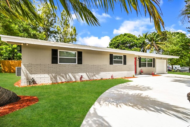 Building Photo - 201 Huron Pl