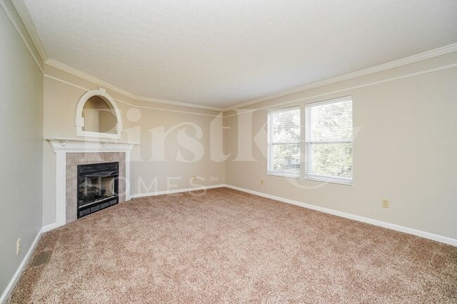 Building Photo - 81 Roxbury Dr