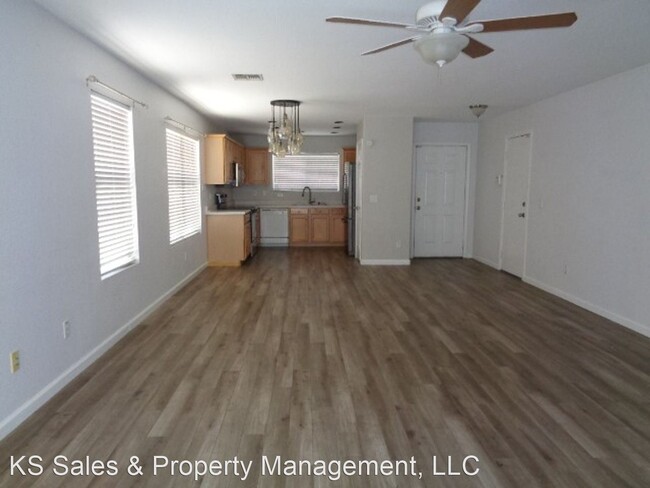 Foto del edificio - 3 br, 2 bath House - 631 E. Banelli Pl.