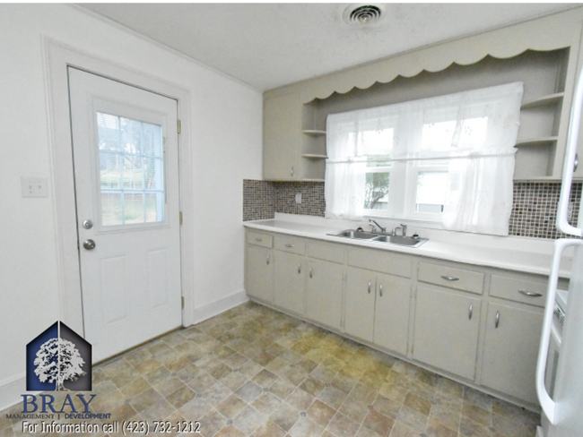 Foto del edificio - Centrally located charming cottage!