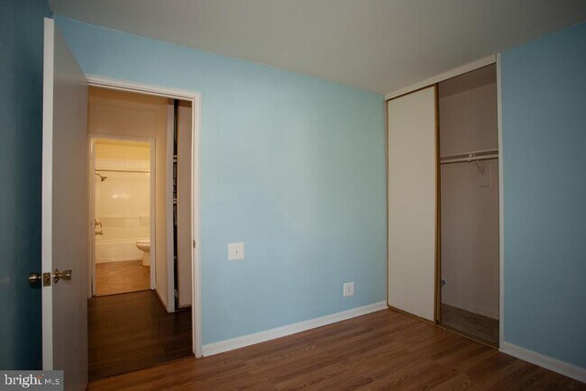 Building Photo - 2850 Aquarius Ave
